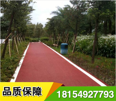 新疆雷辰恒星承接停車位劃線、道路熱熔劃線、市政道路劃線.