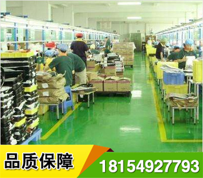 車間倉庫、劃線施工不用噴涂機(jī)械,熱熔機(jī)械,地面涂膠后直接粘貼,立即可以通車,野外施工簡便,經(jīng)久耐用,標(biāo)線邊緣整齊,作圖剪字方便,長期使用之平均造價(jià)低于所有標(biāo)線漆價(jià)格.高速路一